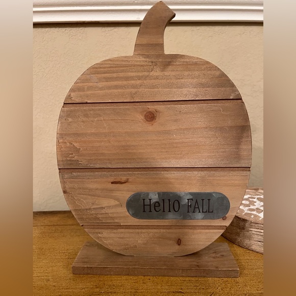 Fall Table Decor - Picture 5 of 7